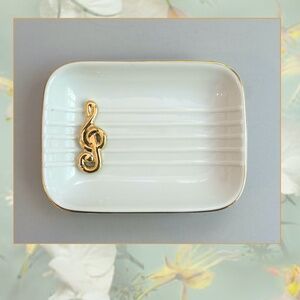 Vintage Enesco White Porcelain Gold Treble Clef Musical Note Soap Dish